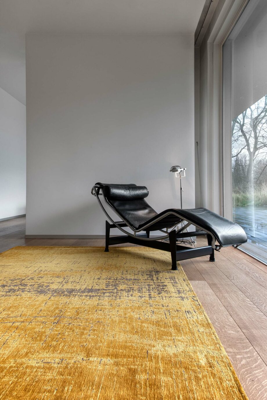 Louis De Poortere vloerkleed LX 8550 Mad Men Griff Liberty Gold interior 1