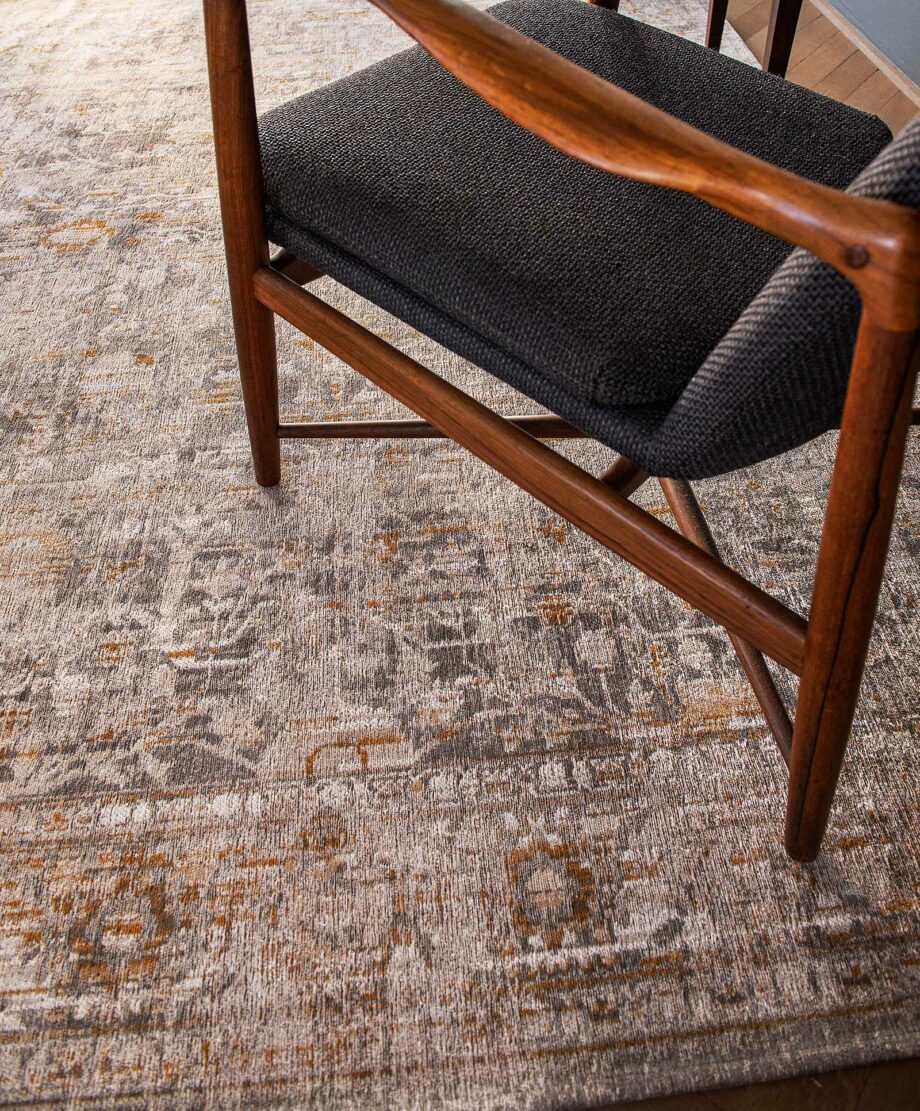 vloerkleed Louis De Poortere LX 8884 Antiquarian Ushak Suleiman Grey interior 2