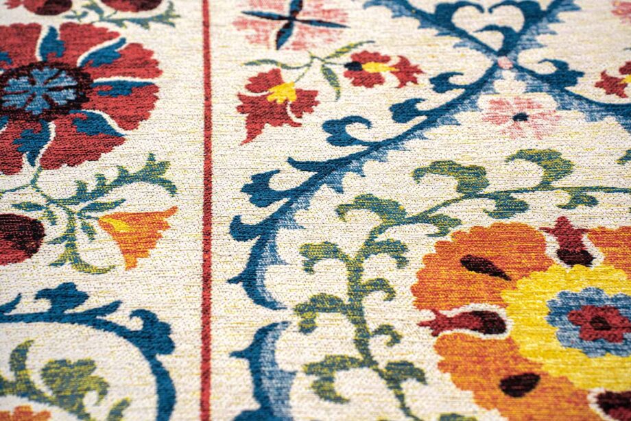Louis De Poortere vloerkleed Antiquarian Suzani 9728 Origine zoom 3