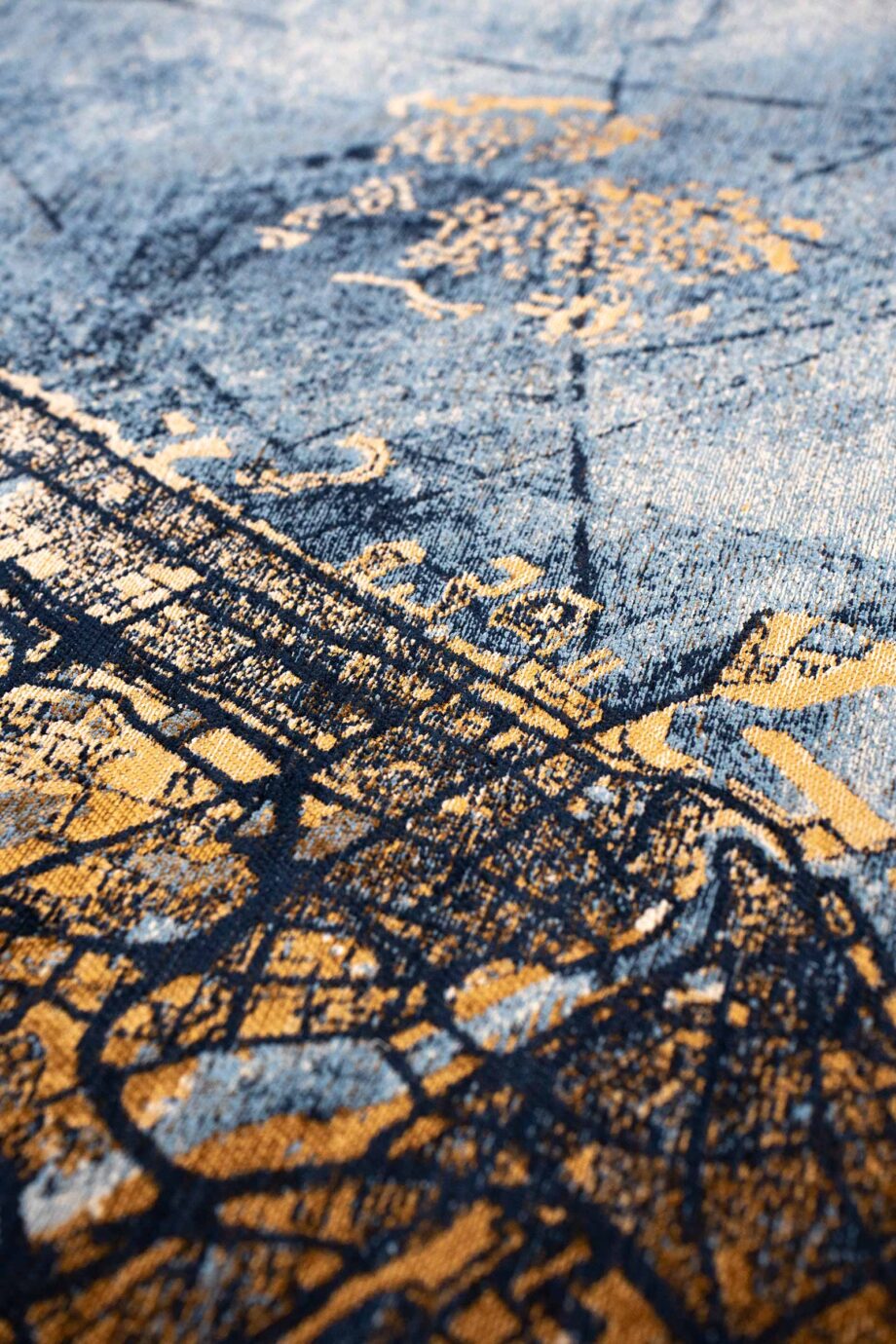 Louis De Poortere vloerkleed Cities Dubai 9698 Gold Sea zoom vertical