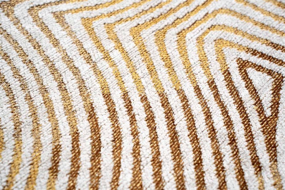 Louis De Poortere vloerkleed Meditation Coral 9799 Yellowhippy zoom 3
